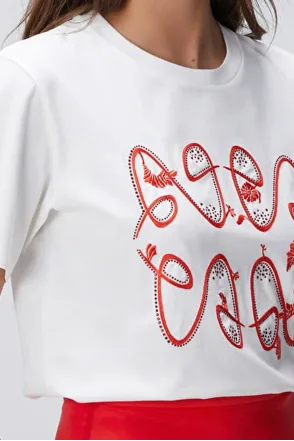 Ntwrk Kırmızı Taş İşlemeli T-Shirt - Kırık Beyaz
