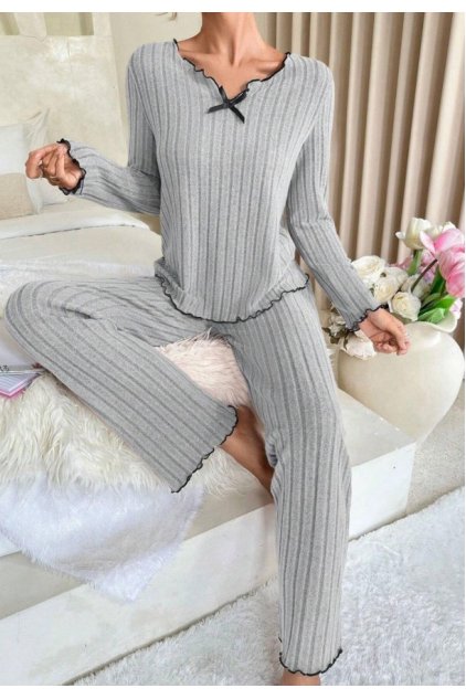 Kadın Gri Çizgili Uzun Kollu Fiyonk Detaylı Pijama Takımı Rahat Mevsimlik