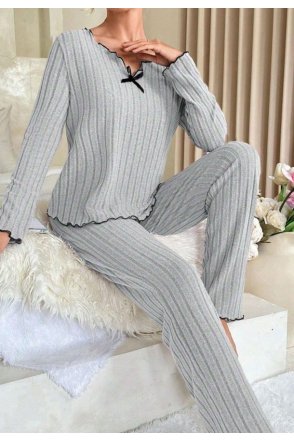 Kadın Gri Çizgili Uzun Kollu Fiyonk Detaylı Pijama Takımı Rahat Mevsimlik