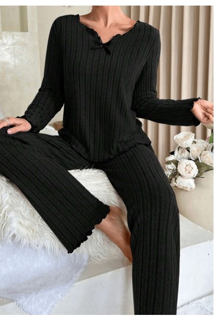 Kadın Siyah Uzun Kollu Fiyonklu Yuvarlak Yaka Mevsimlik Pijama Takımı