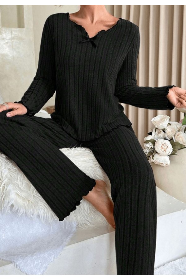 Kadın Siyah Uzun Kollu Fiyonklu Yuvarlak Yaka Mevsimlik Pijama Takımı