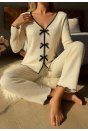Kadın Beyaz Fiyonklu İç Çamaşırı ve Uzun Kollu V Yaka Pijama Takımı 4'lü Set