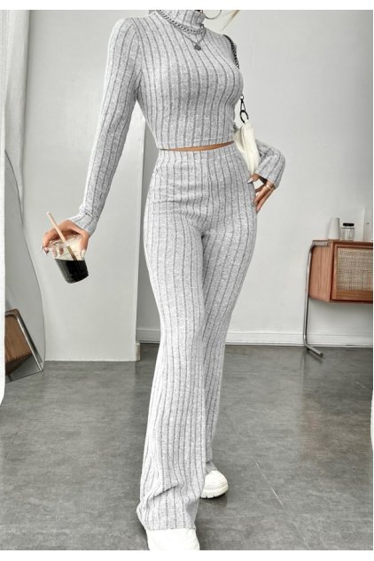 Kadın Gri Çizgili Boğazlı Crop Top ve Yüksek Bel Pantolon Takım