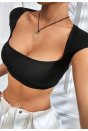 Kadın Siyah Sırt Dekolteli ve Boyundan Bağlamalı Yarım Kol Crop Top Bluz