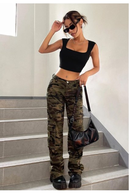 Kadın Siyah Kare Yaka Kalınlaşan Omuz Detaylı Crop Top Bluz