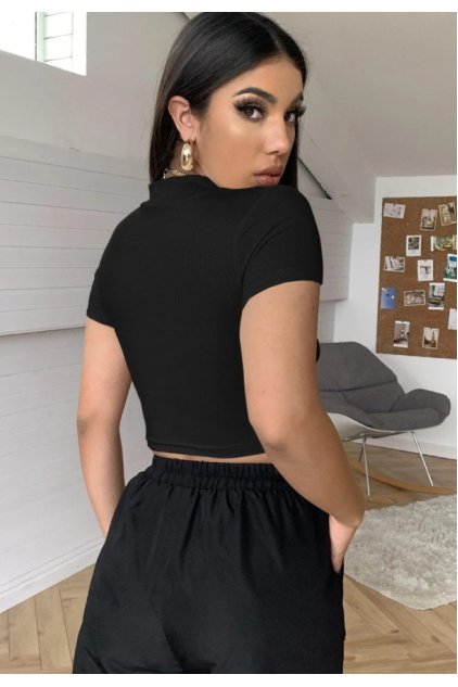 Kadın Siyah Göğüs Dekolteli Yarım Kollu Cut Out Crop Top Bluz
