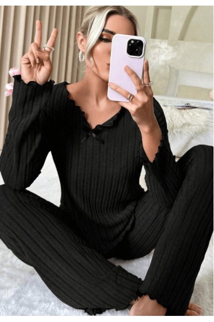 Kadın Siyah Uzun Kollu Fiyonklu Yuvarlak Yaka Mevsimlik Pijama Takımı