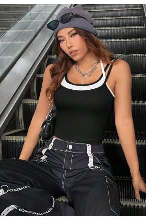 Kadın Beyaz Siyah Çift Renk Çapraz Askılı Crop Top Bluz
