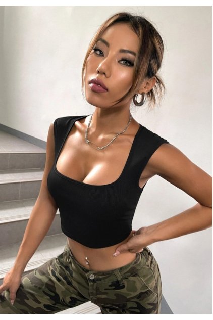 Kadın Siyah Kare Yaka Kalınlaşan Omuz Detaylı Crop Top Bluz