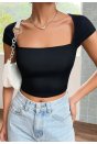 Kadın Siyah Kare Yaka Yarım Kol Göğüs Dekolteli Crop Top Bluz
