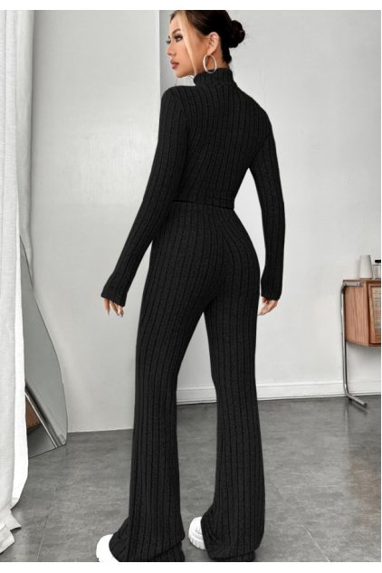 Kadın Siyah Boğazlı Crop Top ve Yüksek Bel Eşofman Takımı Spor Şık Kombin