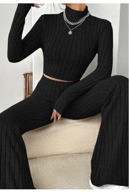 Kadın Siyah Boğazlı Crop Top ve Yüksek Bel Eşofman Takımı Spor Şık Kombin